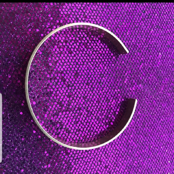 🌟LAST ONE!🌟 "BELIEVE" Gold Bangle Bracelet - Picture 2 of 5